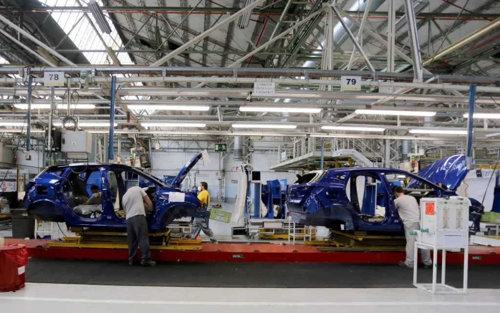 Renault reforzará la planta de Valladolid con más de 300 personas ¿Buscas empleo en automoción? 1 Motor16 2024 fabrica renault valladolid Motor16