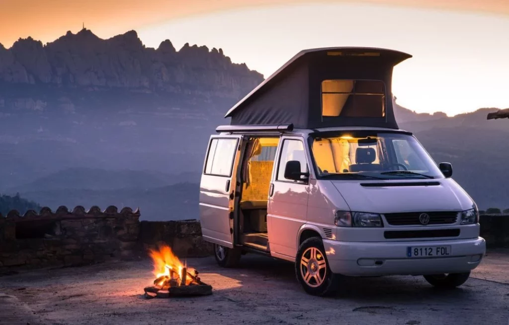 Furgoneta camper. Autocaravana. California.