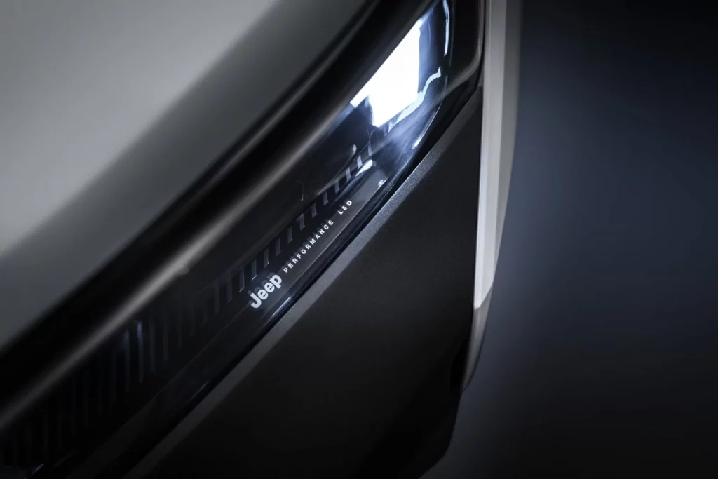 “El nuevo Jeep Compass es una vuelta a las raíces” 55 Motor16 Jeep Compass. Ralph Gilles y Danielle Calonaci